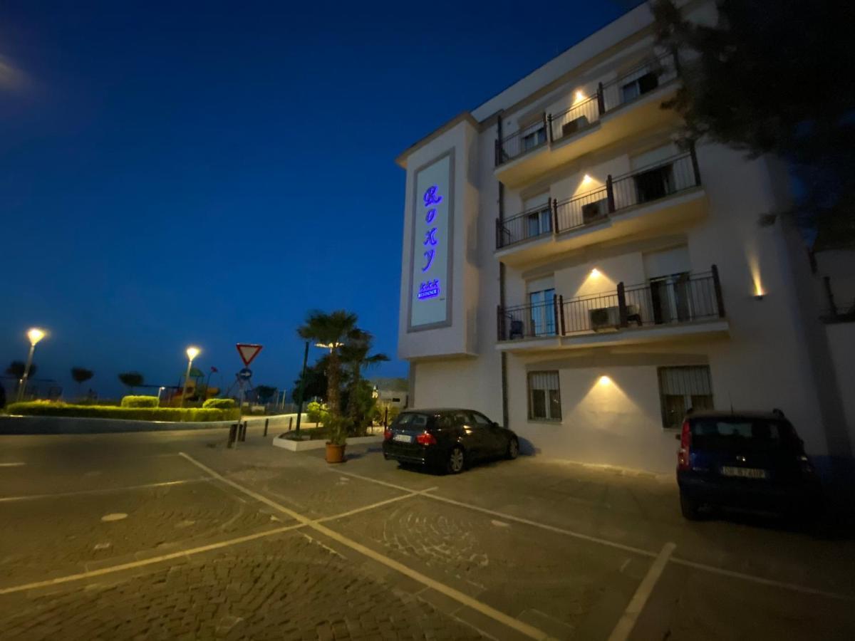 Residence Roxy ミザーノ・アドリアーティコ エクステリア 写真